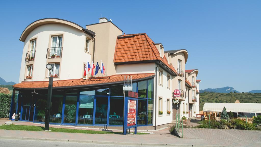 Penzion Fontana Bešeňová Extérieur photo