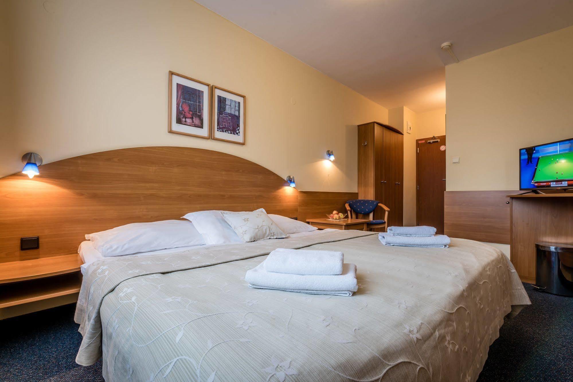 Penzion Fontana Bešeňová Extérieur photo